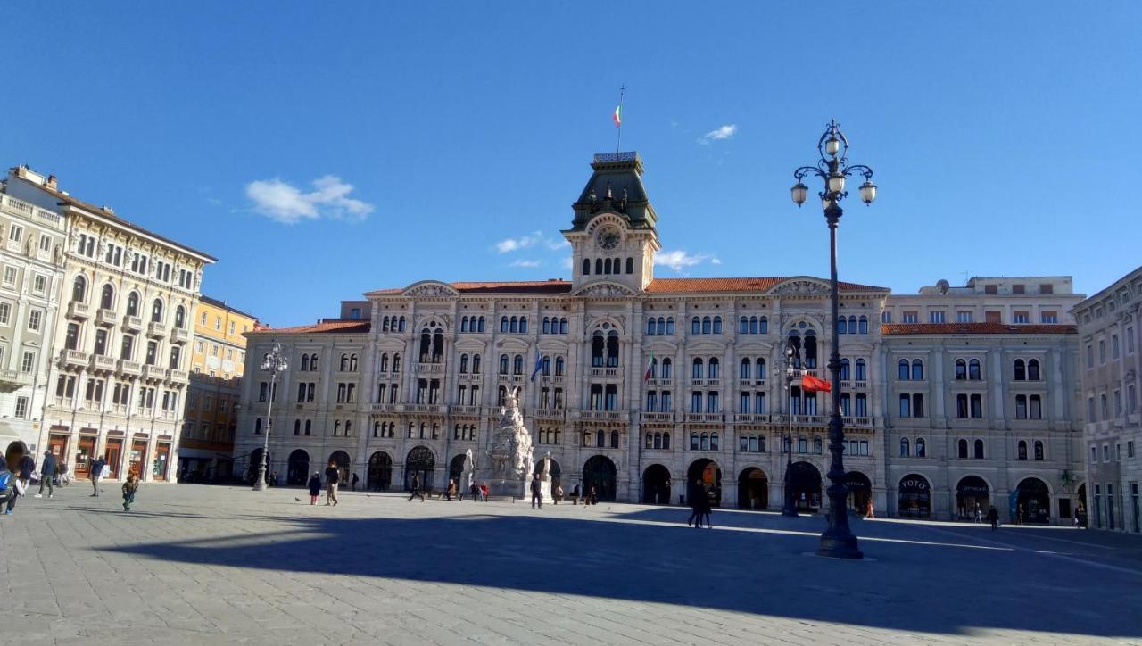 Casa Antica - Historical Apartment In Old City Center Triest Exterior foto